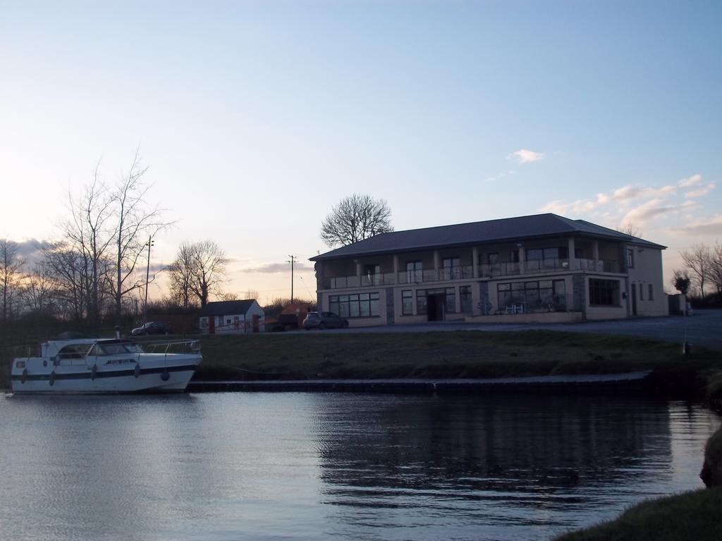B&B The Silver Eel Strokestown Extérieur photo